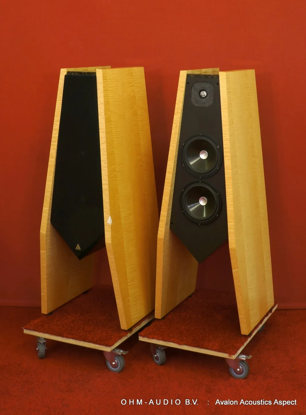 Avalon Acoustics Aspect en Erable Ondulé : VENDU aux Pays-Bas