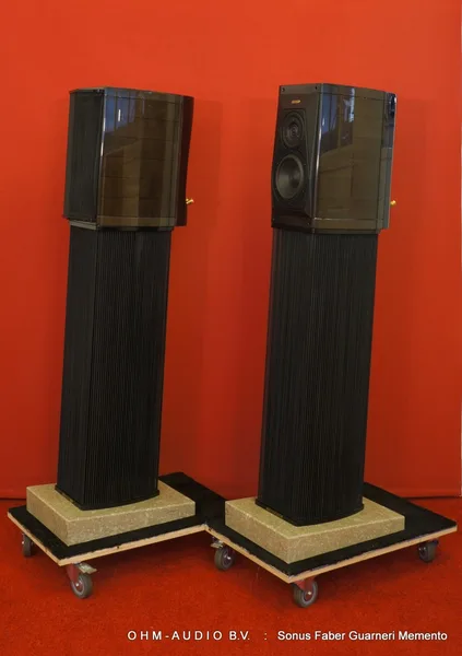 Sonus Faber Guarneri Memento, Graphite Black Haute Brillance, Comme Neuf : Vendu aux Pays-Bas