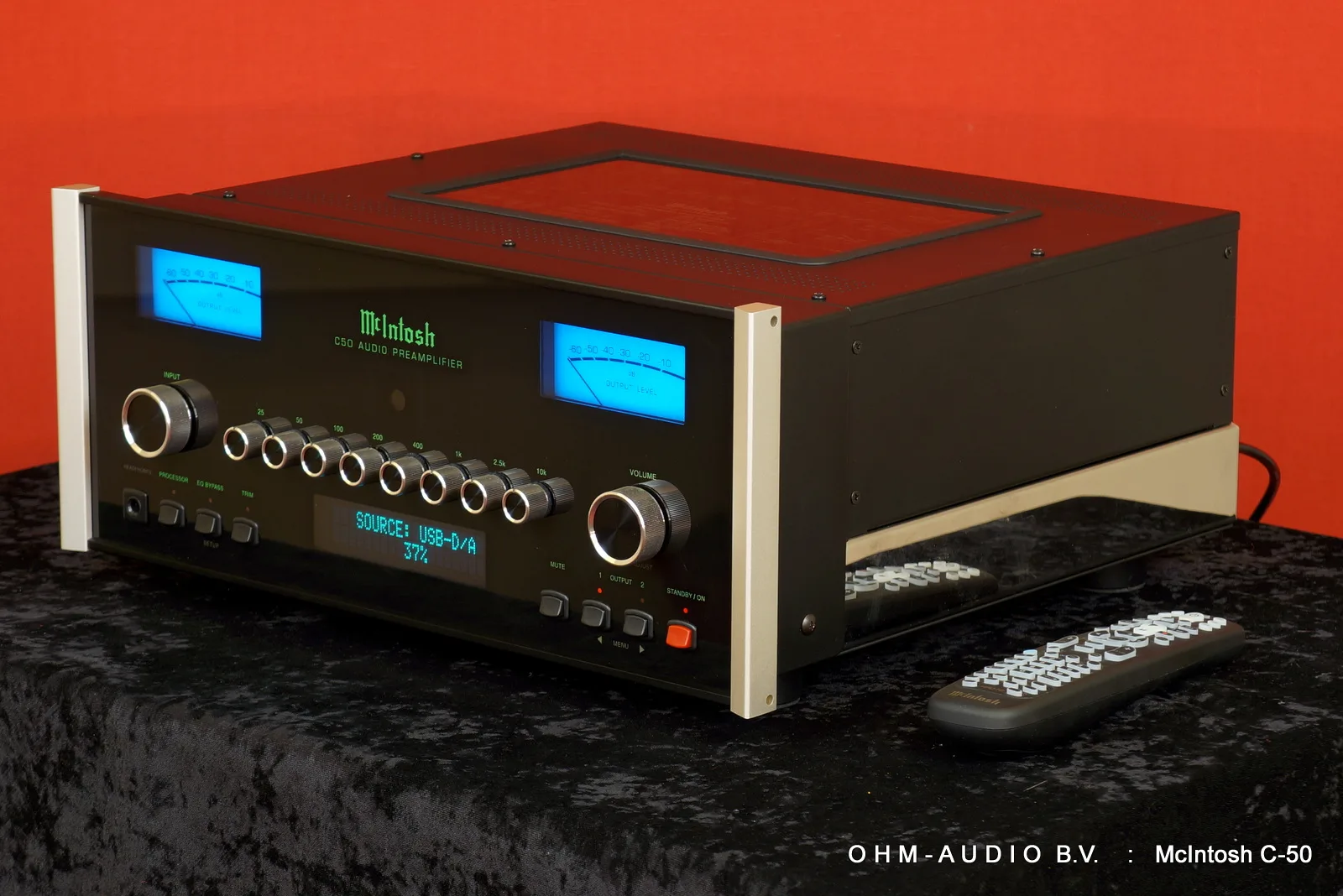 McIntosh C50 Digitaal / Analoog voorversterker, like new ; Sold to Belgium
