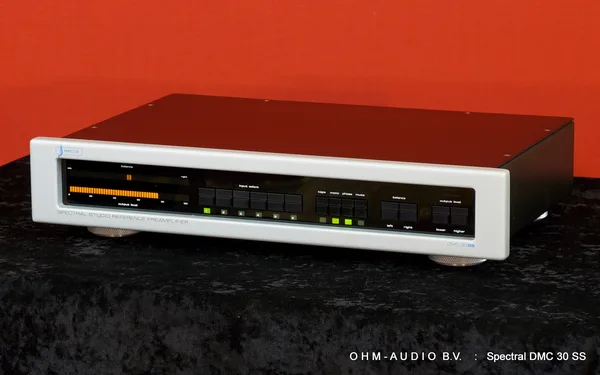 Spectral DMC-30 SS Reference Balanced Preamplifier : Verkauft nach Deutschland