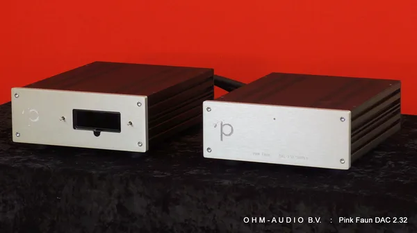 Pink Faun DAC 2.32 avec mise à niveau V-Cap, comme neuf : Vendu aux Pays-Bas