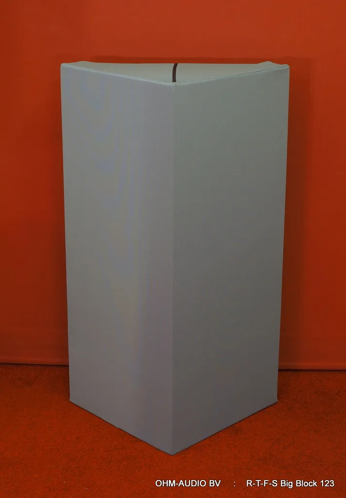 R-T-F-S Bigblock 123 Bass Absorber, 123 cm x 50 cm x 50 cm, Silbergrau : VERKAUFT in die Niederlande