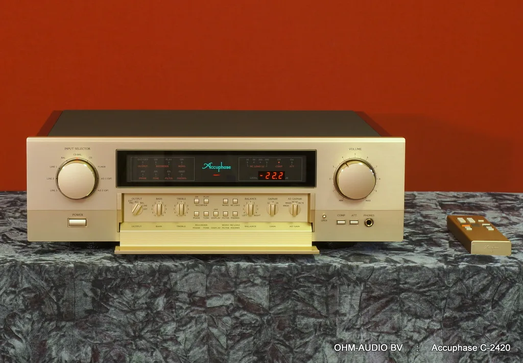 Accuphase C-2420 Reference Voorversterker, Als nieuw en compleet : Sold to Sweden