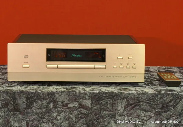 Lecteur CD Accuphase DP-500 / Convertisseur DA, comme neuf et complet : SOLD to Italy