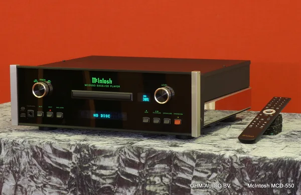 McIntosh MCD-550, Lecteur CD/SACD avec fonction DAC et sorties préamplificateur : VENDU en Allemagne