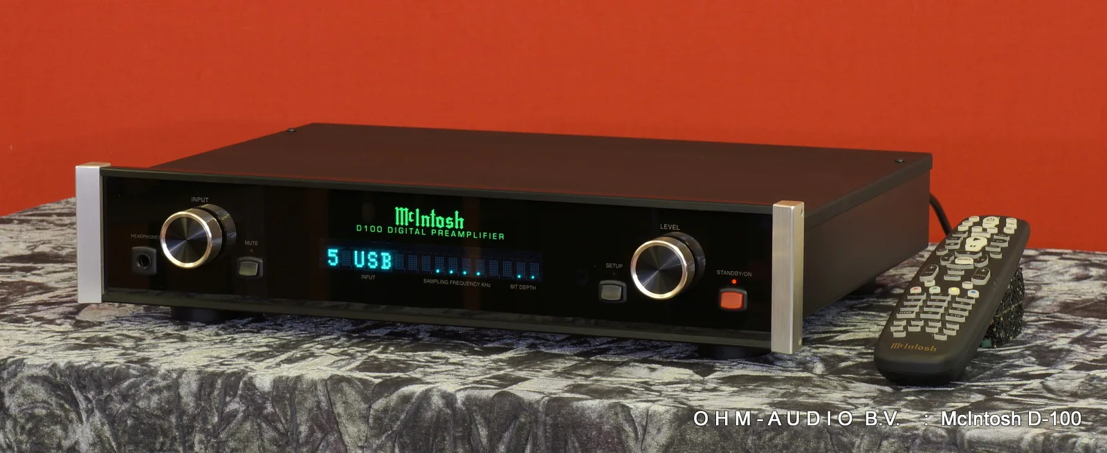 McIntosh D-100 Voorversterker, D/A Converter, Nieuwstaat en Compleet : Sold