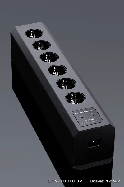 Gigawatt PF-2 MK2 inclusief Gigawatt LC-1 Evo Powercord : SOLD OUT