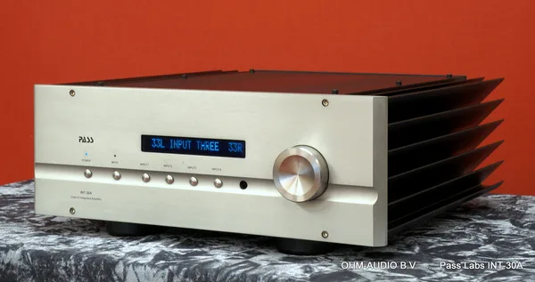 Pass Labs INT-30A, Amplificateur Intégré Équilibré : VENDU en France