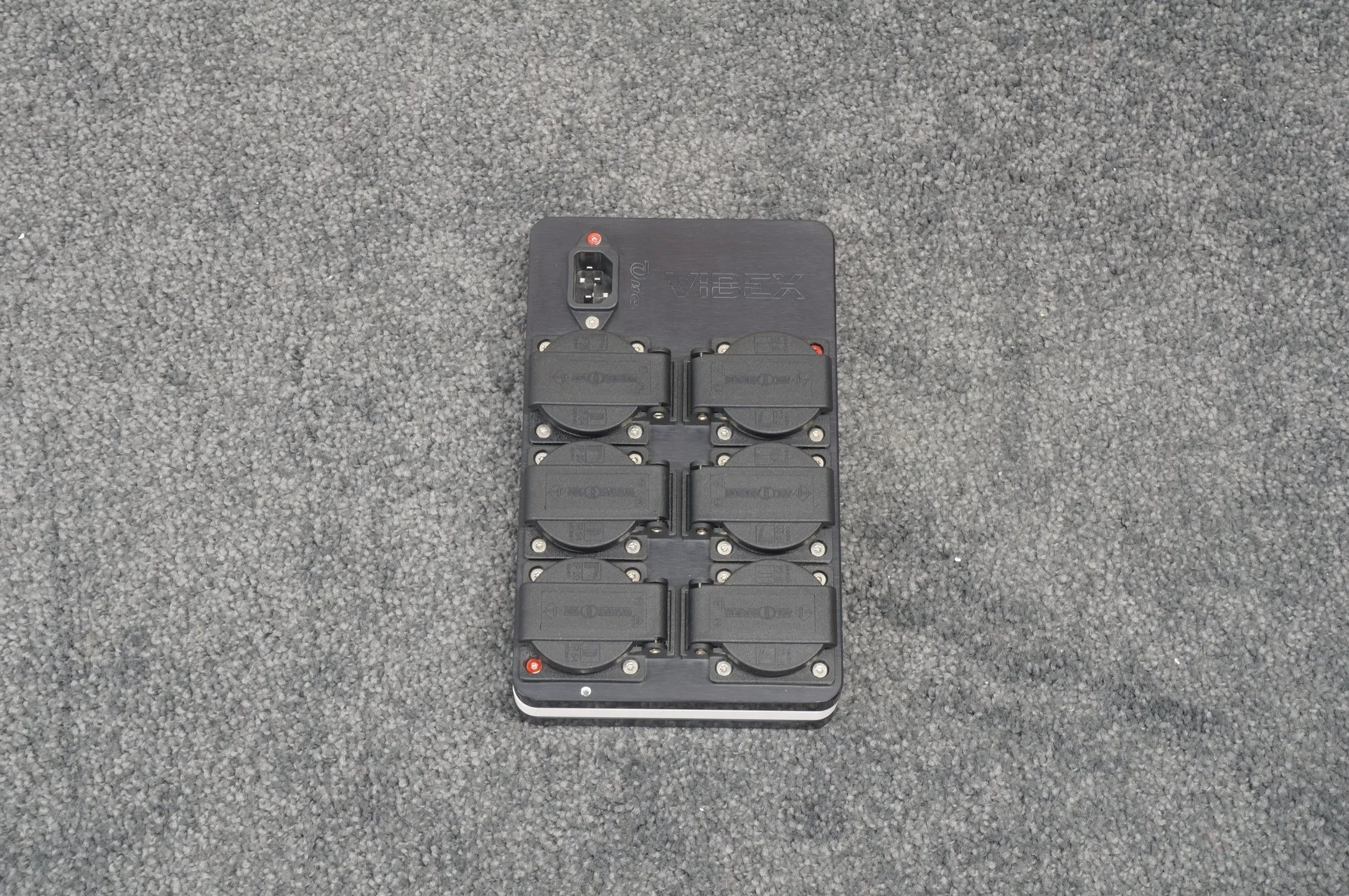 Vibex One Rhodium, 6 Outputs, Bloc prise High End : VENDU