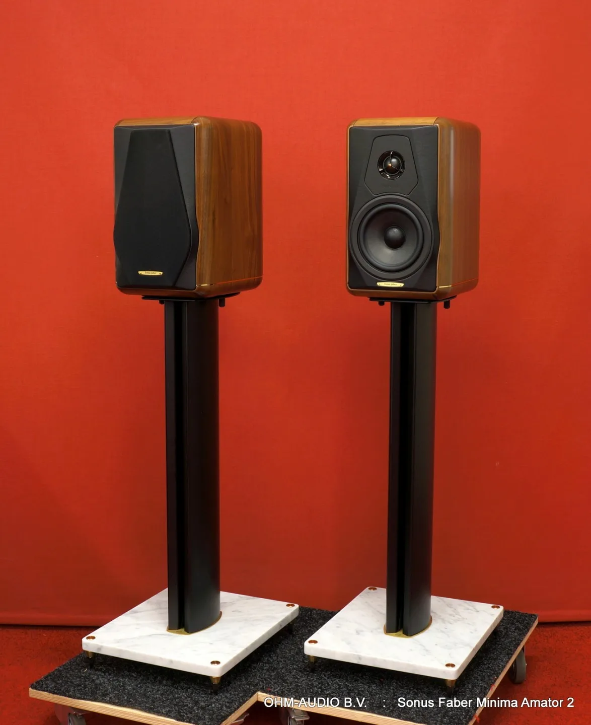 Sonus Faber Minima Amator II (2), Walnoot, Inclusief Carrara Stands met Zwarte Voet : SOLD OUT