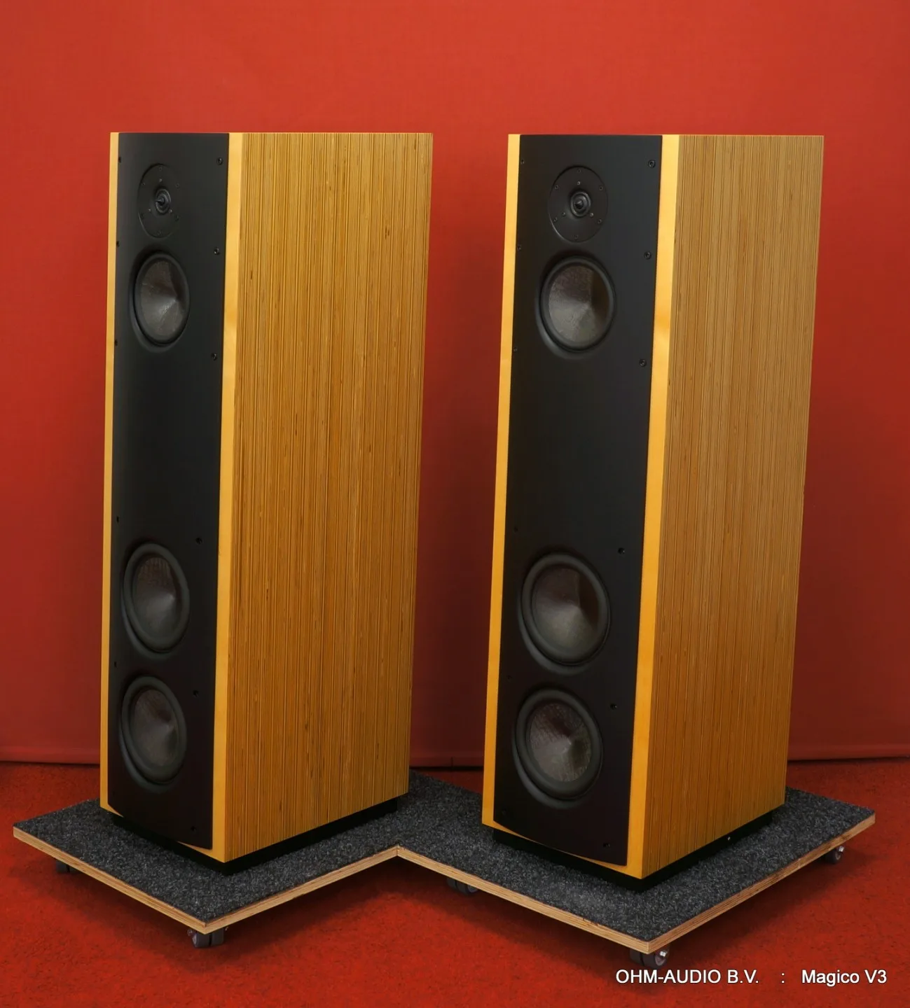 Magico V3 Loudspeaker Set, complete with case and all accessories : Sold