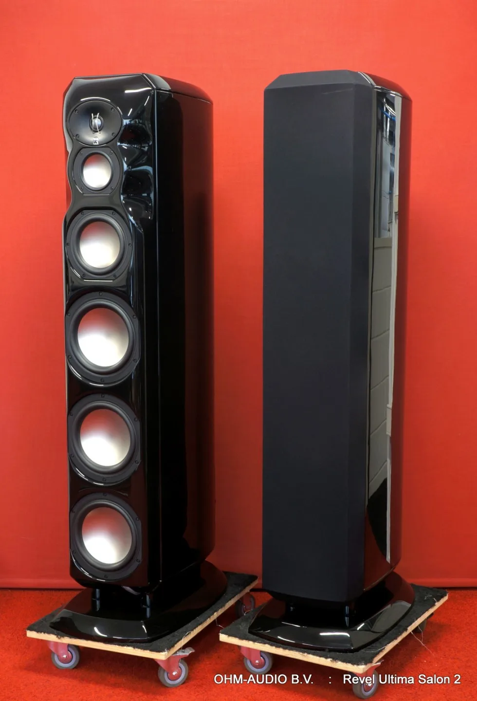 Revel Ultima Salon 2, Piano Black, État neuf, Emballage d'origine : Vendu