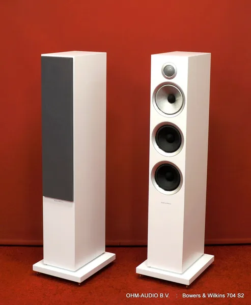 Bowers & Wilkins 704 S2, Satin White, Like New Including Original Packaging : SOLD