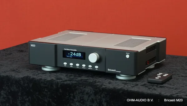 Bricasti M20 Voorversterker, Volledig Gebalanceerd, Klasse A, Dual Mono, Nieuw, '24 Model
