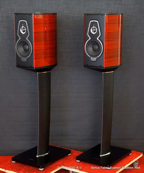 Sonus Faber Guarneri Tradition in Sonus Faber Rot Hochglanz, Occasion Set : VERKAUFT