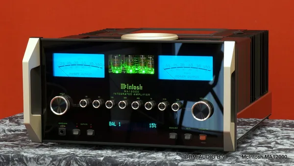 McIntosh MA12000, Geïntegreerde Versterker Met Ingebouwde D/A Converter