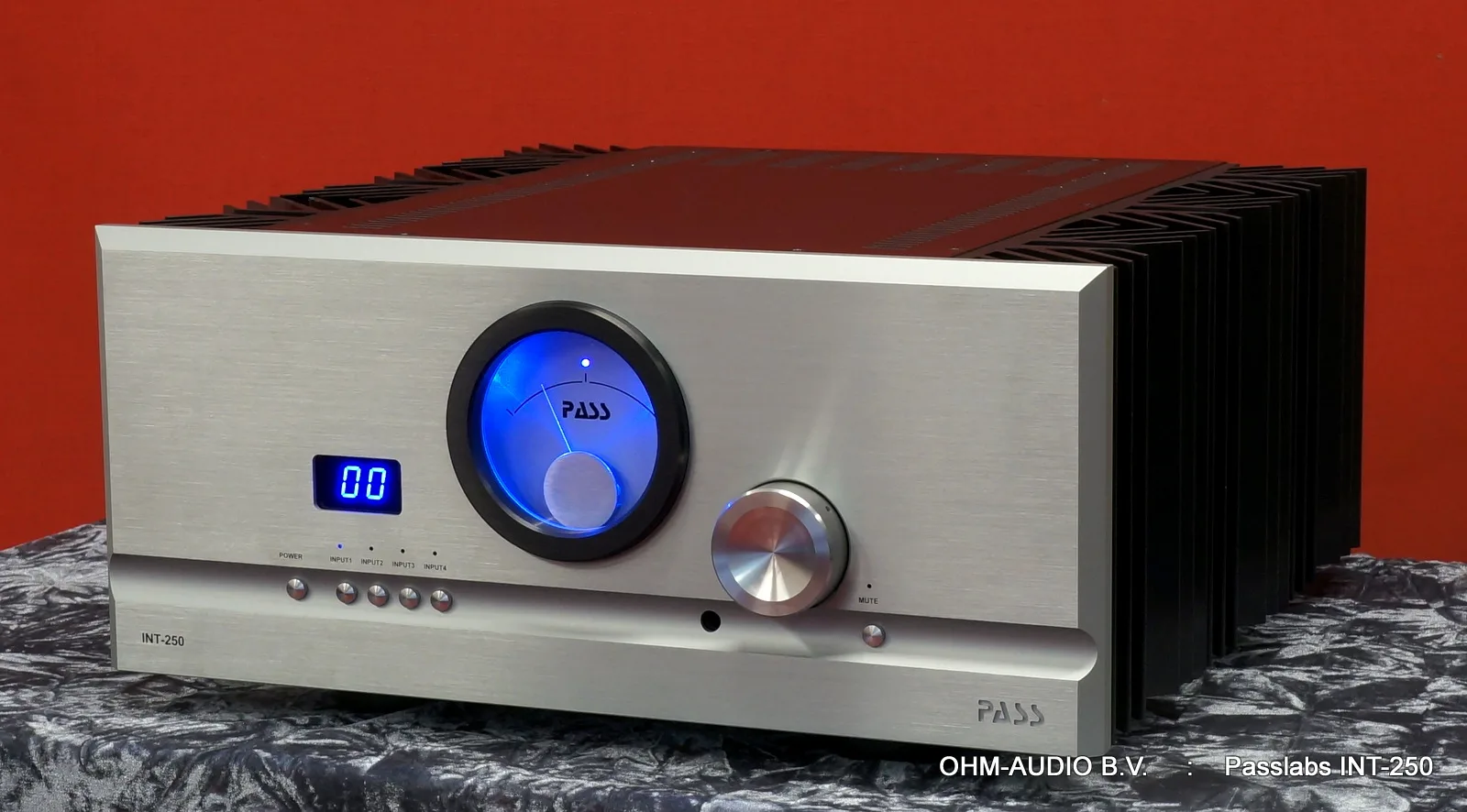 Pass Labs INT-250 Integrated Amplifier, Jung Occasion in Neuzustand, Inkl. OVP: VERKAUFT