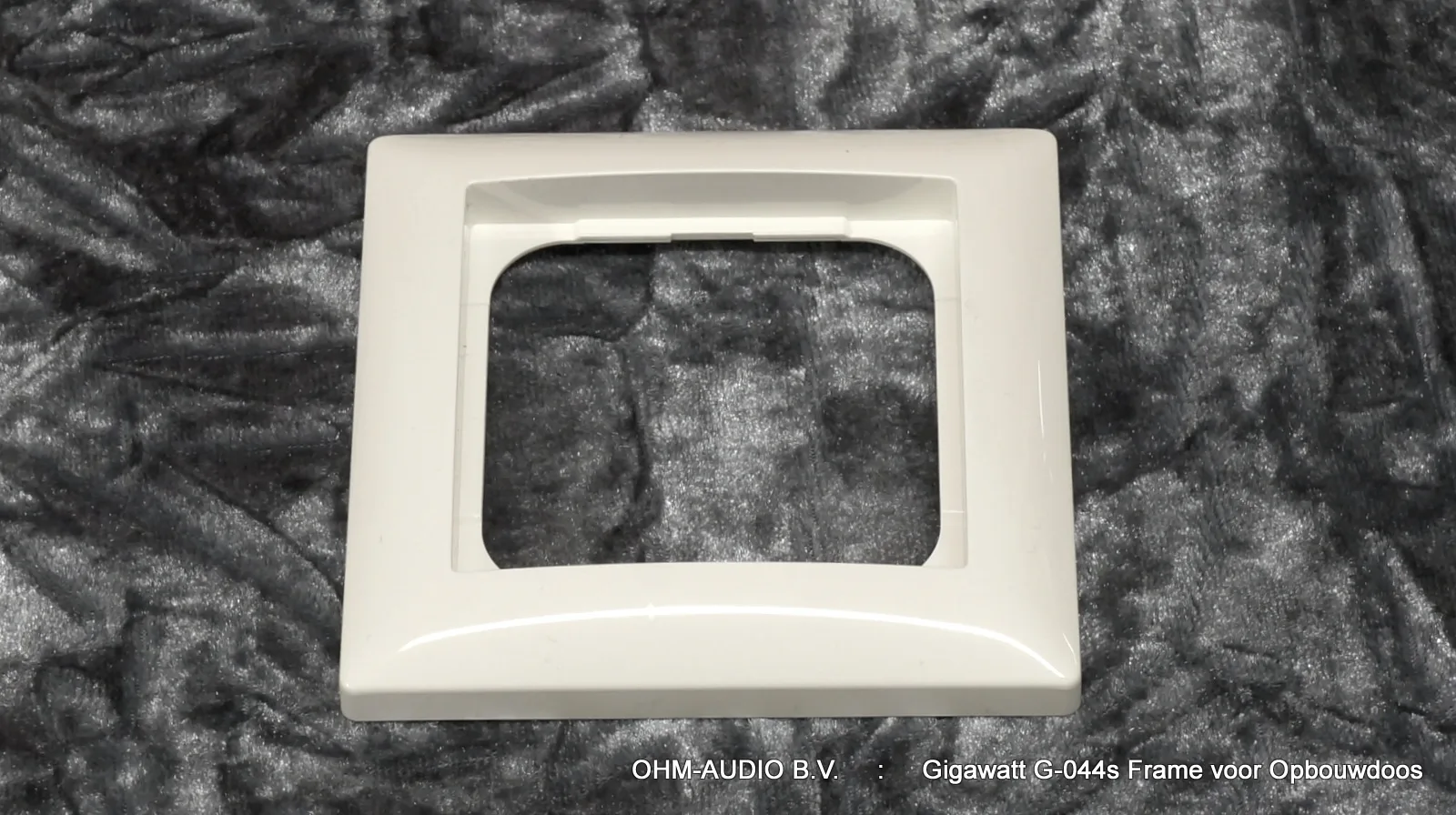 Cadre pour boîtier de surface Gigawatt G-044s