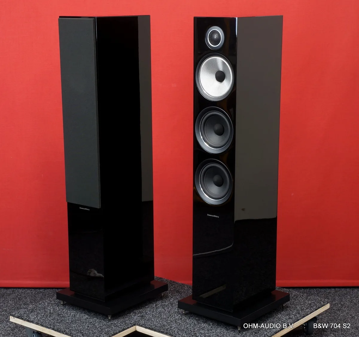 Bowers & Wilkins 704 S2, Piano Black, Nieuwstaat, Occasion