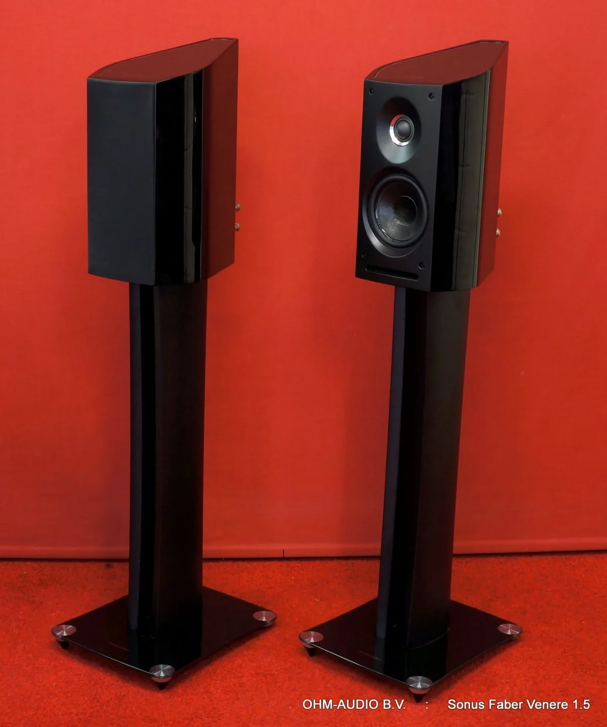 SOLD : Sonus Faber Venere 1.5 Inclusief Bijbehorende Stands, Hoogglans Zwart, Nieuwstaat, OVP