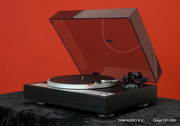 Platine Vinyle Onkyo CP-1050 Entraînement Direct, Occasion, Comme Neuf : SOLD