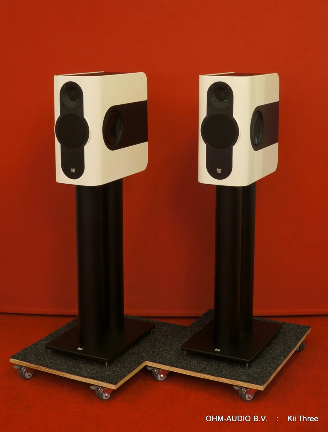 Kii Audio Model Three System, High Gloss White, Occasion Set in Mint Condition: SOLD to Hungary