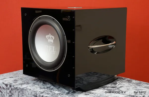 REL S/812, High Gloss Black, High End Subwoofer, Inclusief Originele Verpakking : Sold