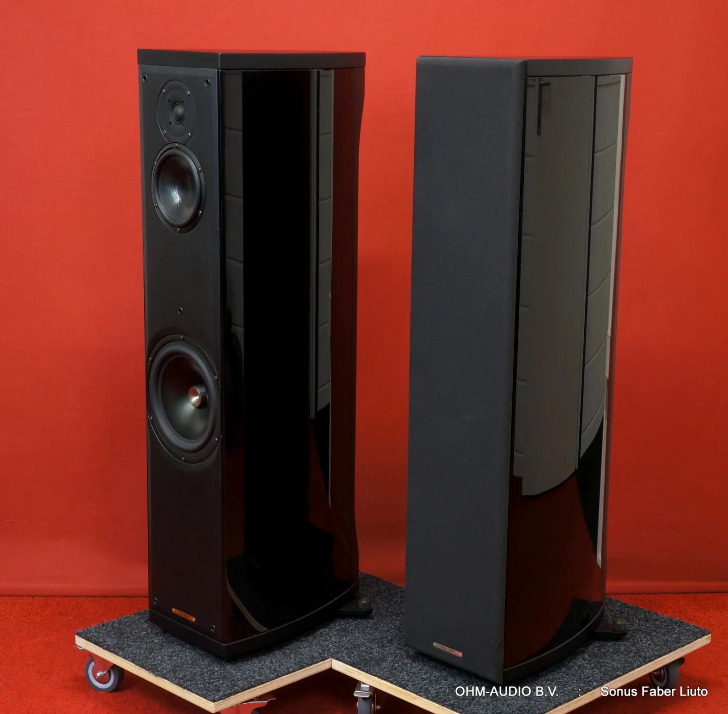 Sonus Faber Liuto, Piano Black, Enceinte de Sol 3 Voies : VENDU