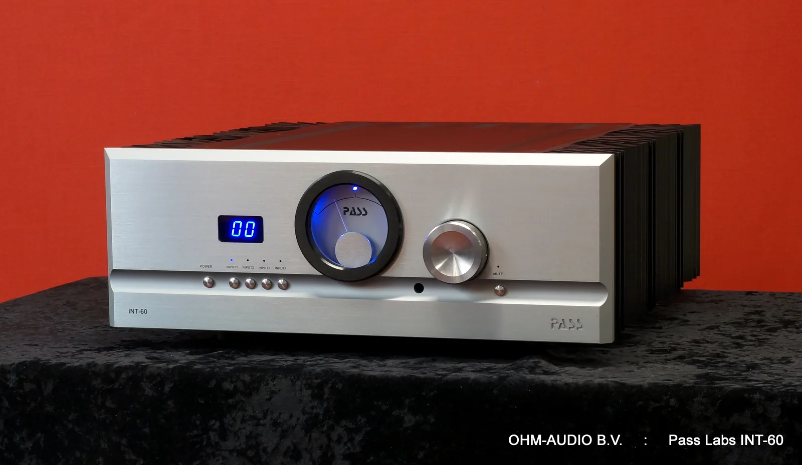 Pass Labs INT-60 Integrated Amplifier, Occasion, Neuzustand, Inklusive OVP : Verkauft