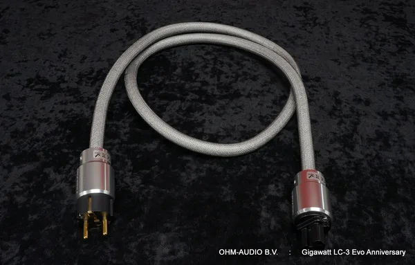 Gigawatt LC-3 Evo Anniversary Edition, Gold Plated Connectors in LS-Series Metal Housing : VERKAUFT