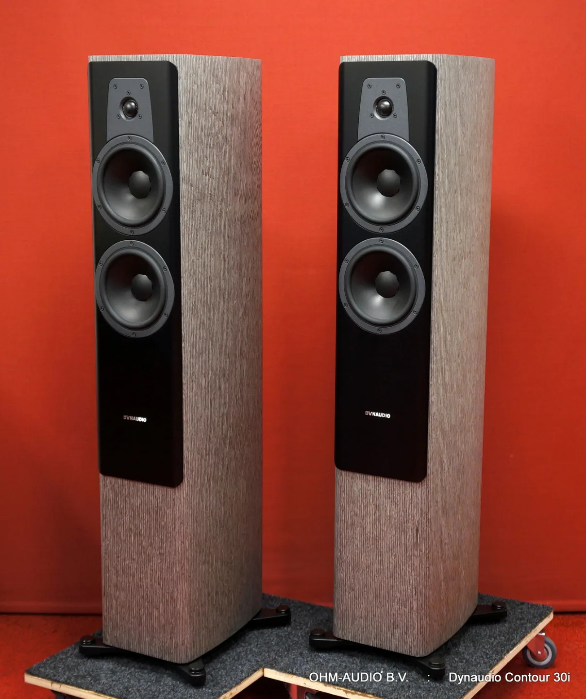 Dynaudio Contour 30i, Nordic Silver, Like New, Including Original Packaging : SOLD