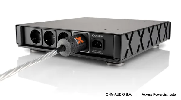 Axxess Powerdistributor, 4 sorties
