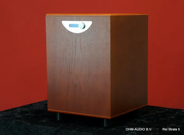 Rel Strata 5, Gesloten Subwoofer met Remote Control, Houtfineer, Occasion : SOLD