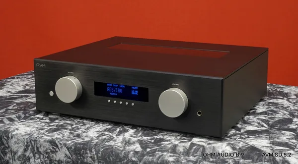 AVM Evolution SD 5.2, Buizen Voorversterker, Ingebouwde DAC / Streamer, Zwart, Incl Verpakking