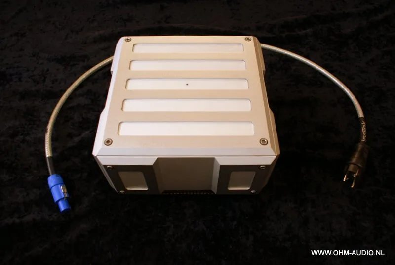 Isotek Titan Powerfilter : VENDU aux Pays-Bas
