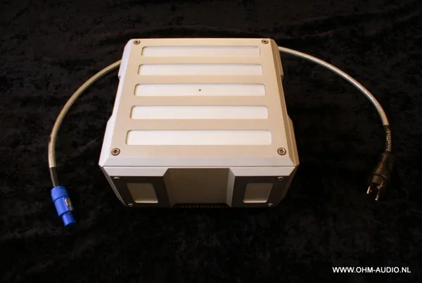 Isotek Titan Powerfilter : VENDU aux Pays-Bas