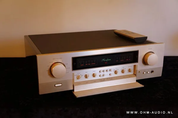 Accuphase C-2410 Reference Balanced Preamplifier : VERKAUFT nach Belgien