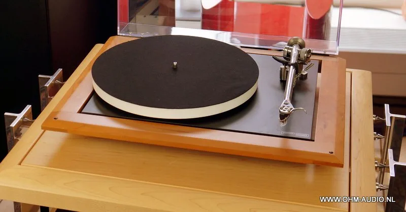REGA P9 + RB1000 + Goldring Eroica LX : SOLD to the Netherlands