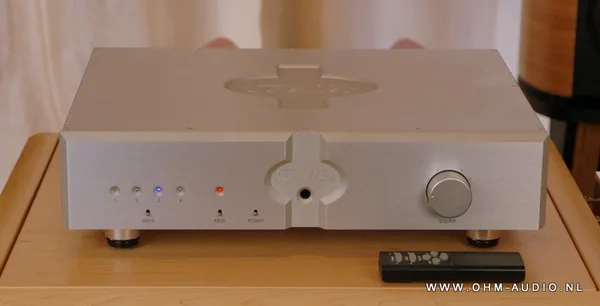 Belles VT-01 Remote Controlled Tube Preamplifier : SOLD to Germany
