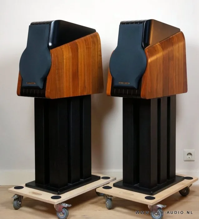Sonus Faber Extrema with Stands in new condition: SOLD to Poland