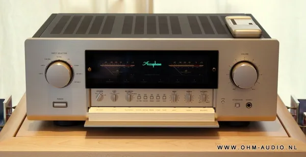 Accuphase E-408 Integrated Amplifier : SOLD to the Netherlands