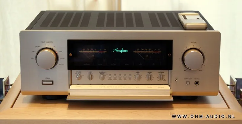 Accuphase E-408 Integrated Amplifier : SOLD to the Netherlands