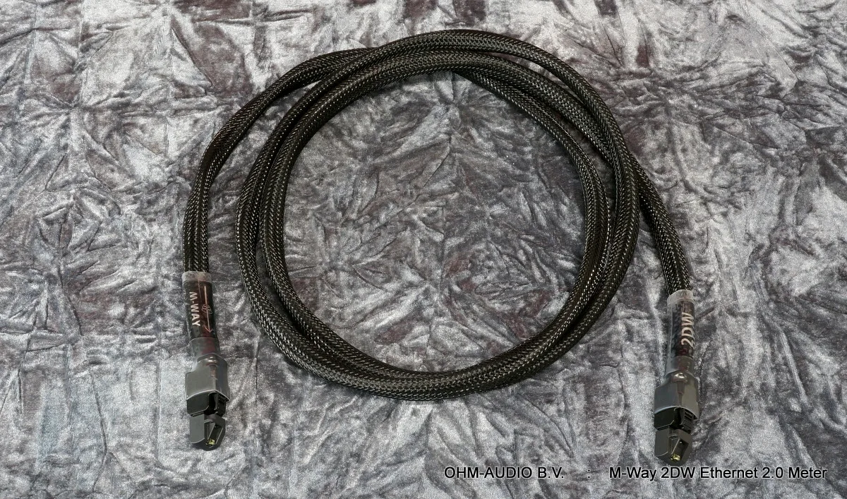 M-Way 2DW Ethernetkabel, 2.0 Meter, CAT5 100Mb/s, Nieuwstaat en Compleet, Occasion