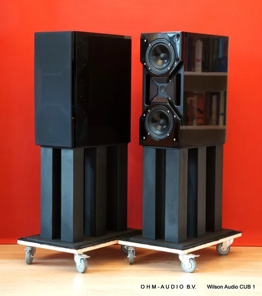 Wilson Audio CUB 1 + Stands : Sold to Spain