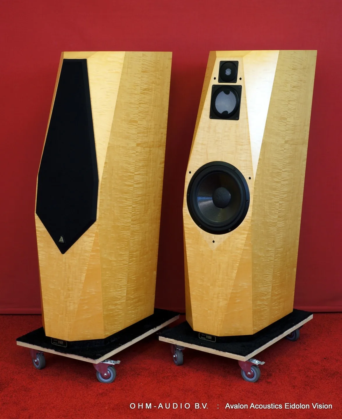 Avalon Eidolon Vision in Curly Maple : SOLD to the Netherlands