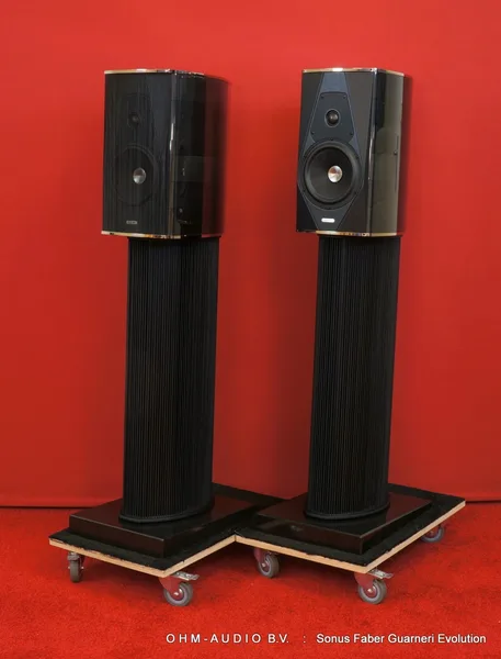 Sonus Faber Guarneri Evolution in High Gloss Graphite : Sold to the Netherlands
